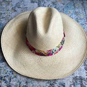 J crew 100% Panama hat with flower trim